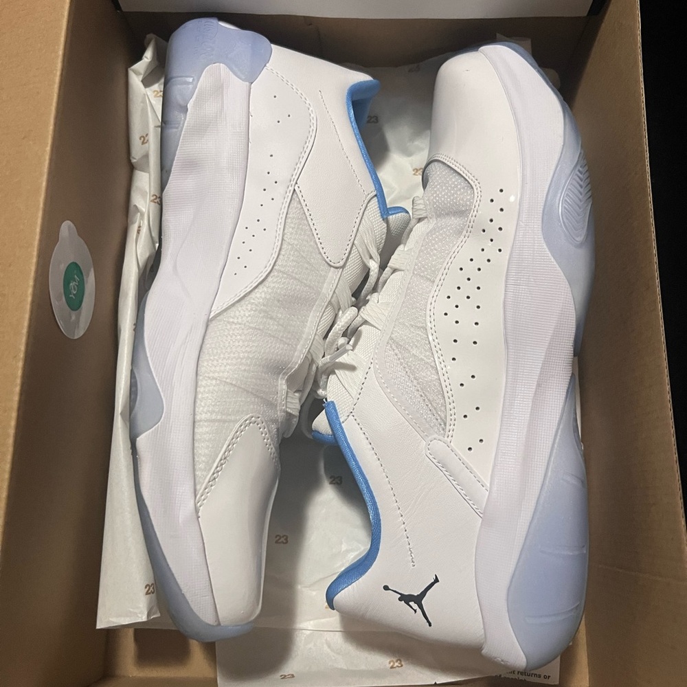 Worn once Size 13 Jordan comforts.